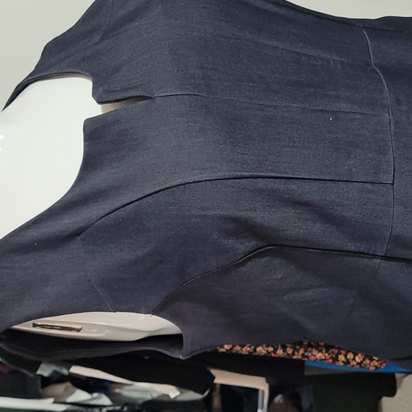 Black dress - Picture 6 of 6